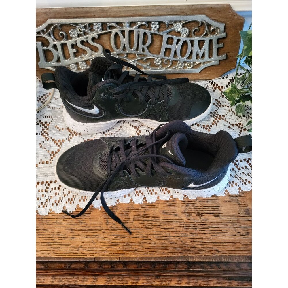 Black Nike HighTop  Shoes Boys 6.5 Women's 8.5 Streetwear Basketball Sporty